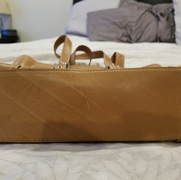 Authentic Coach Hampton Camel Brown Leather Bag - Picture 5 of 8